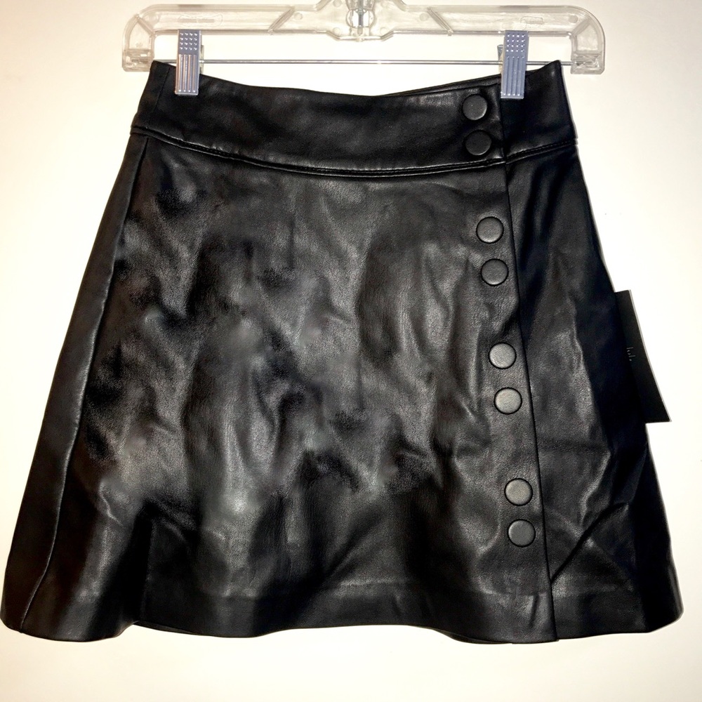 ZARA / FAUX BLACK LEATHER SKIRT / XS